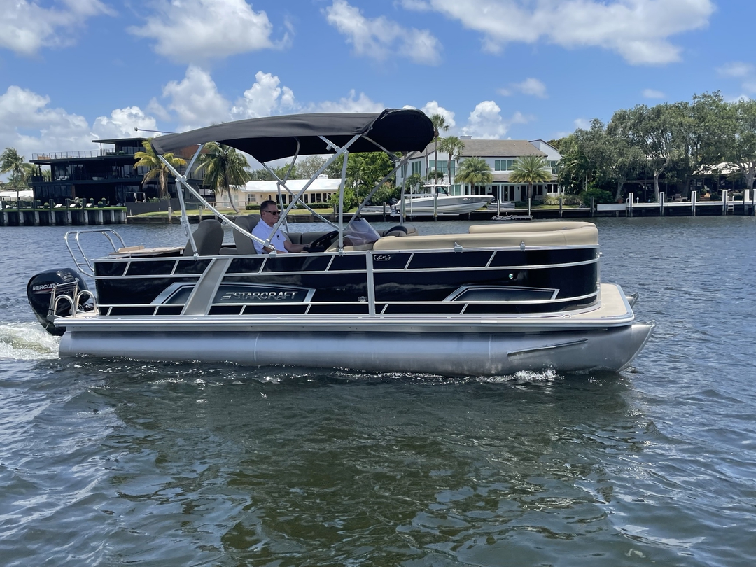 22 Starcraft Luxury Yacht for Charter 908 NE 20th Ave, Fort