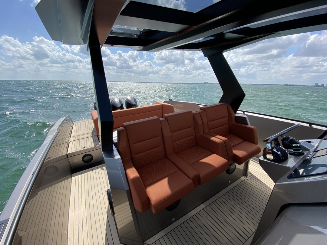 40' Vanquish