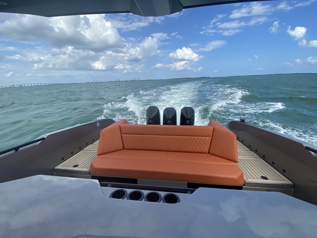40' Vanquish