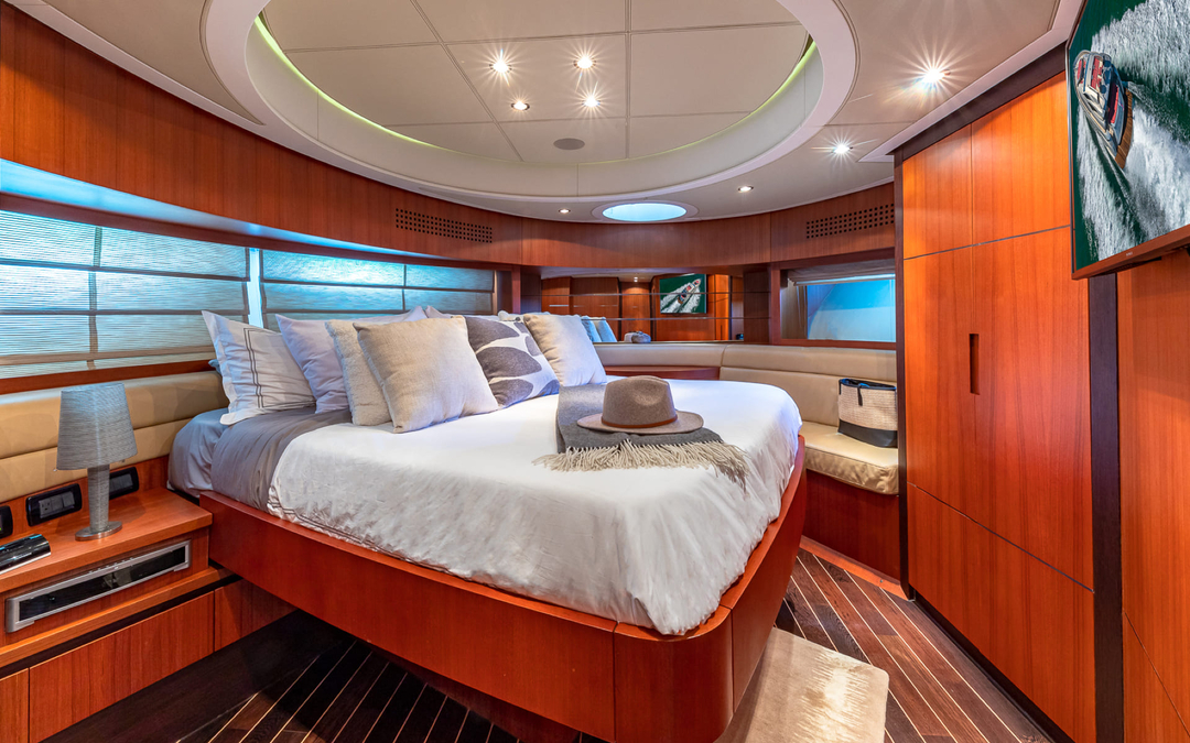 90' Pershing