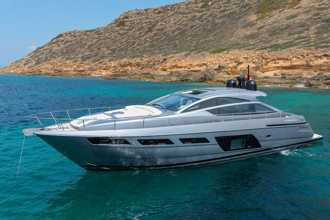 60' Pershing