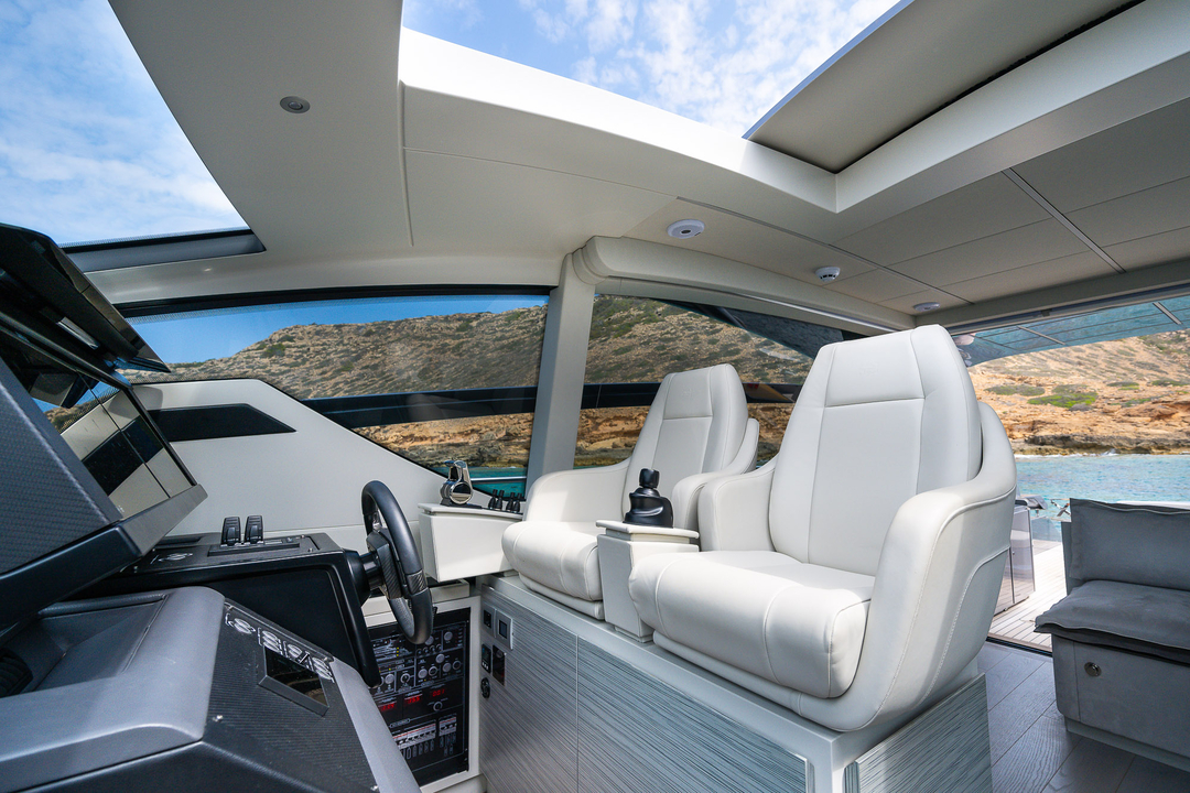 60' Pershing