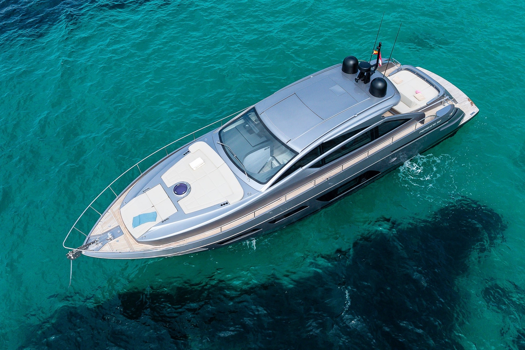 60' Pershing