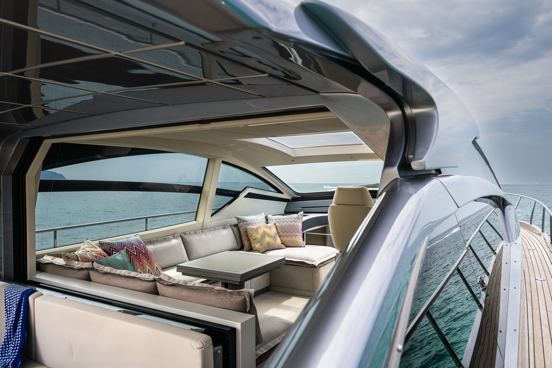 60' Pershing