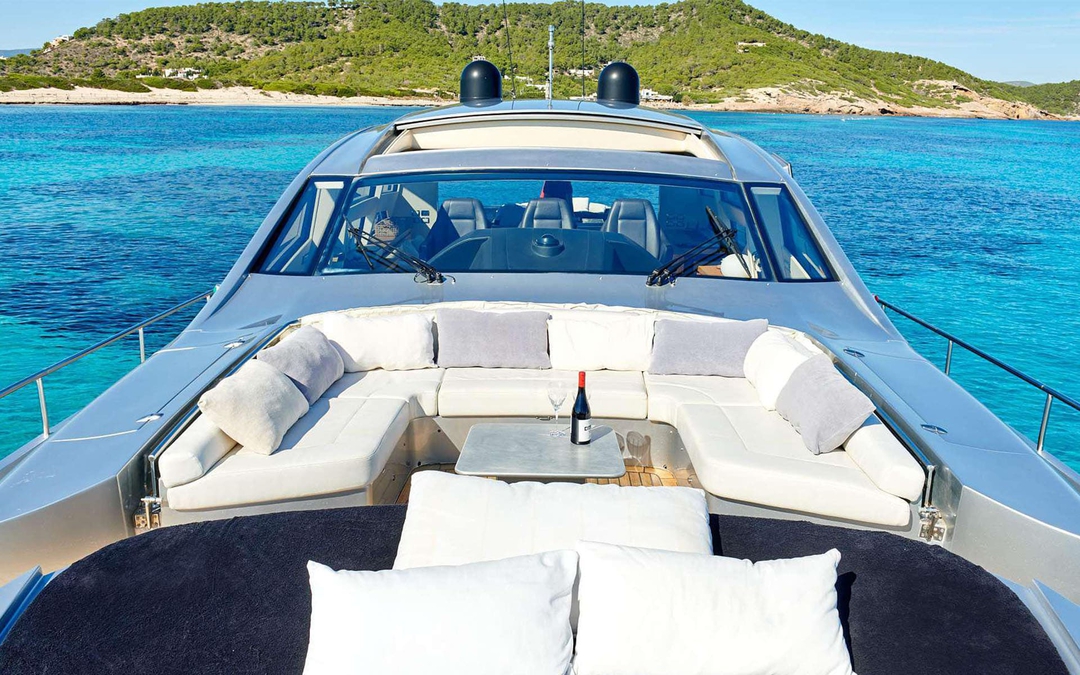 80' Pershing