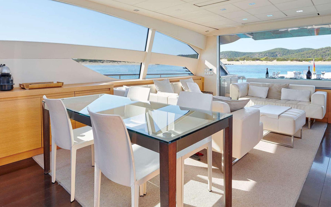 80' Pershing