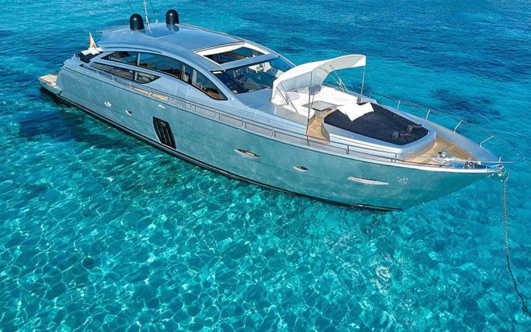 80' Pershing