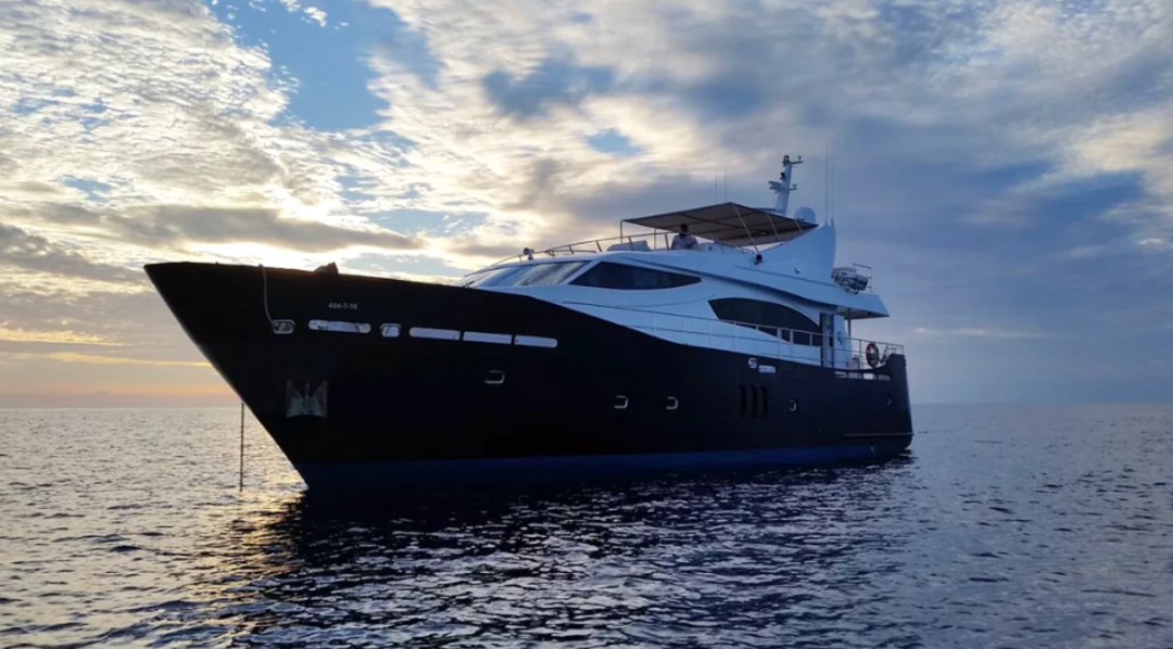 79' Maldive Lux