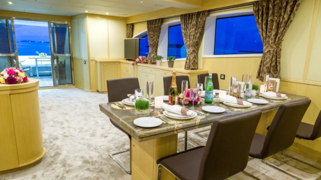 79' Maldive Lux