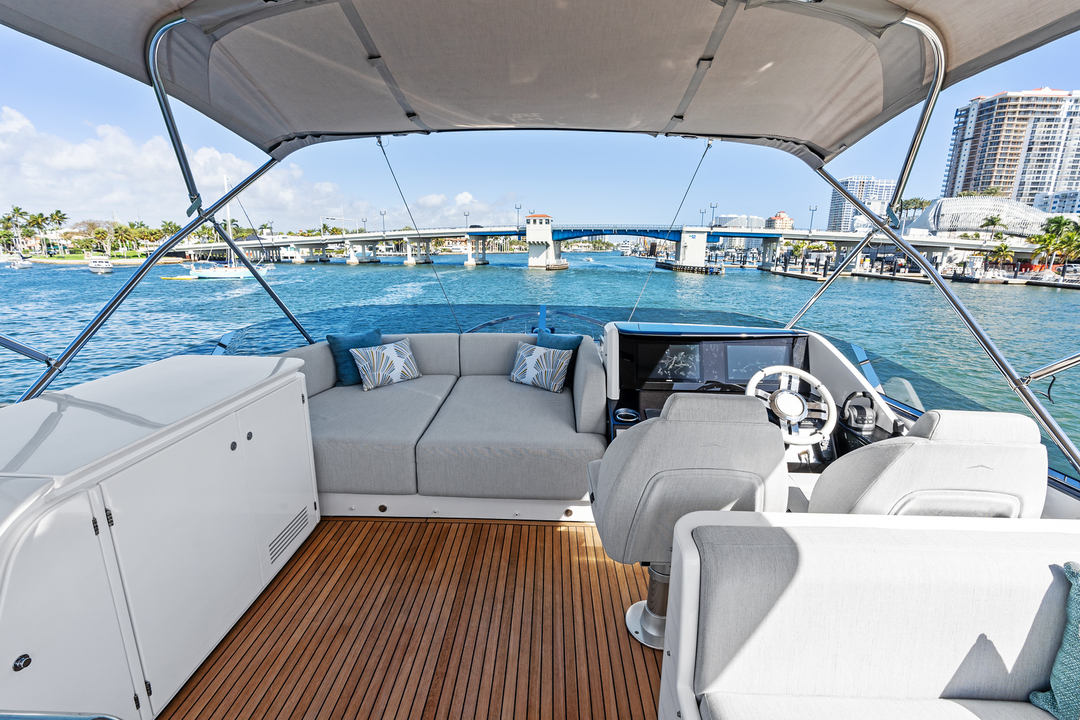 80' Azimut S8