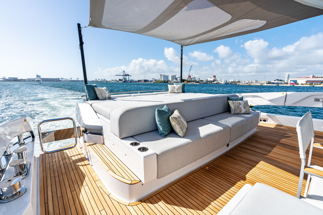80' Azimut S8