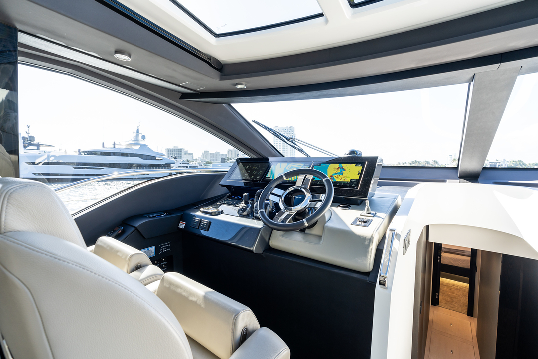 80' Azimut S8