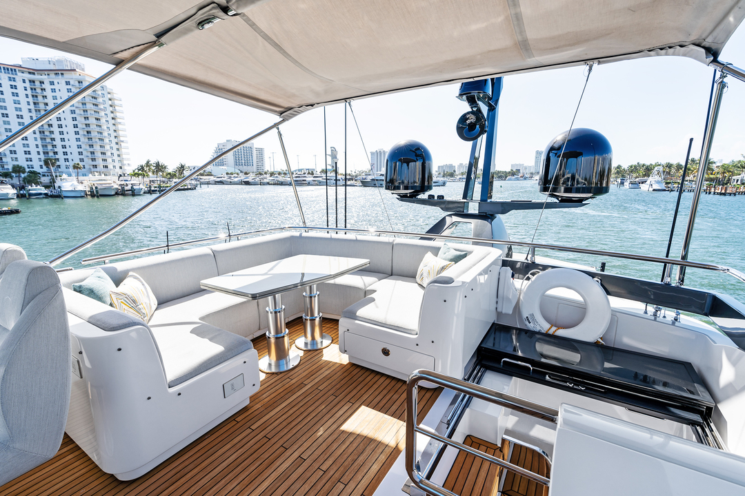 80' Azimut S8
