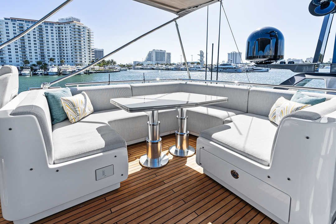 80' Azimut S8