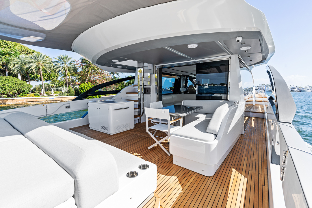80' Azimut S8