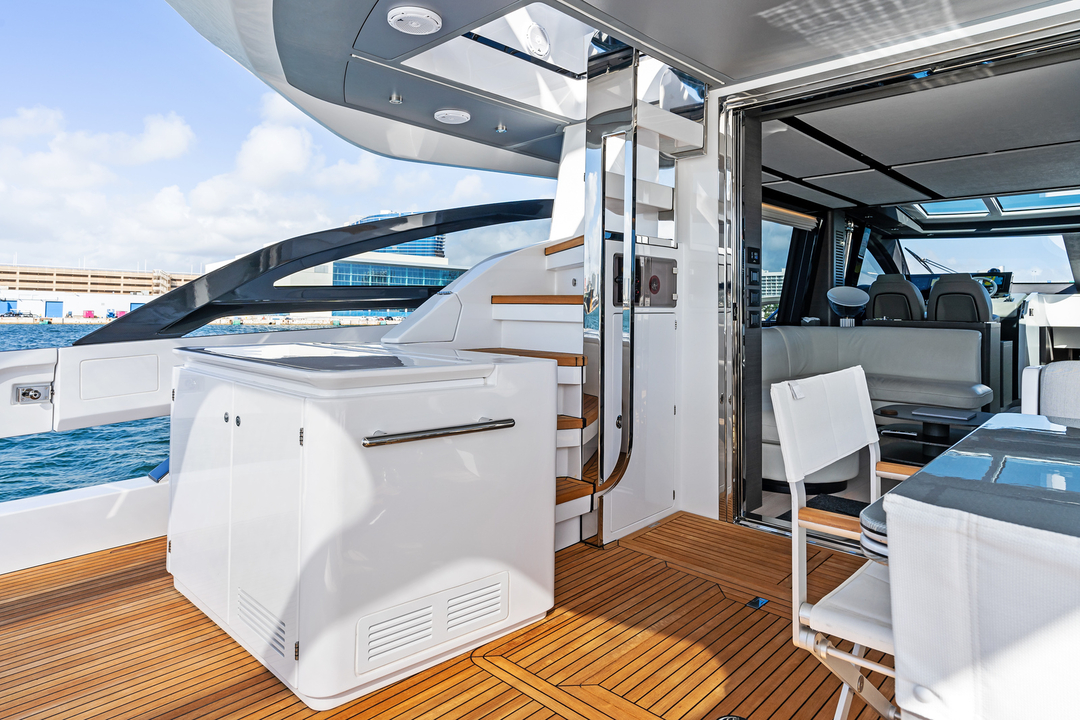 80' Azimut S8