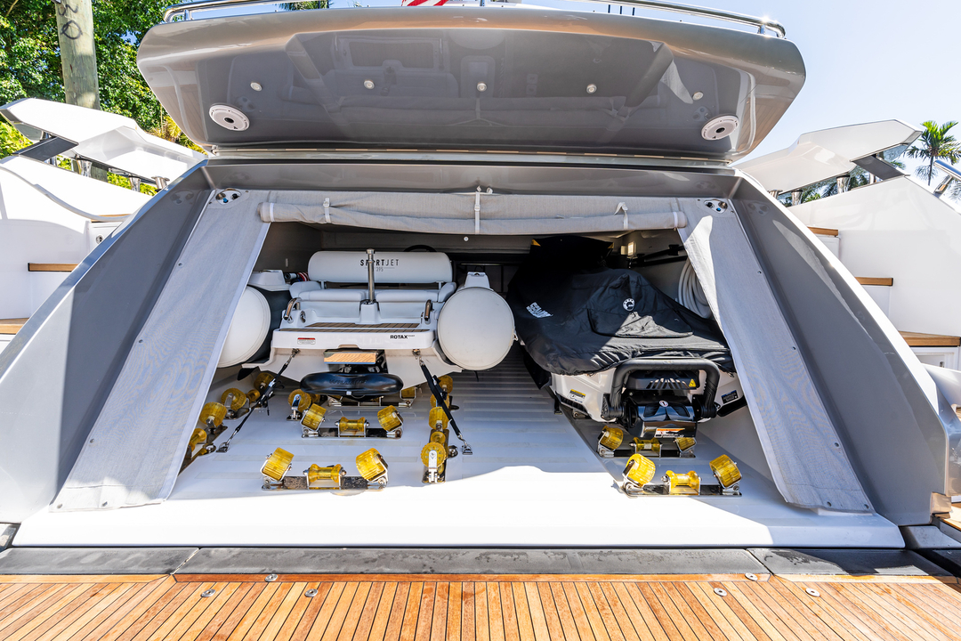 80' Azimut S8