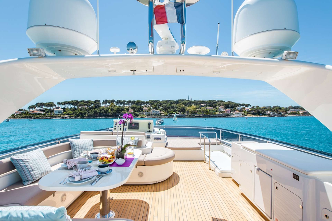 83' Ferretti