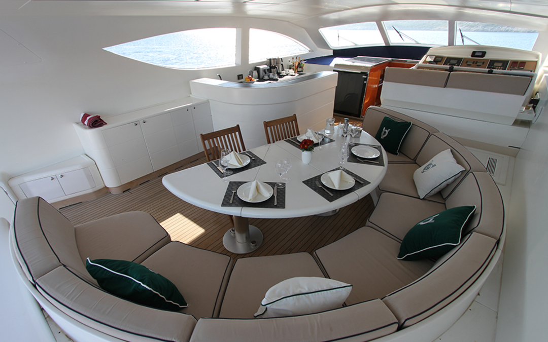 106' Mangusta