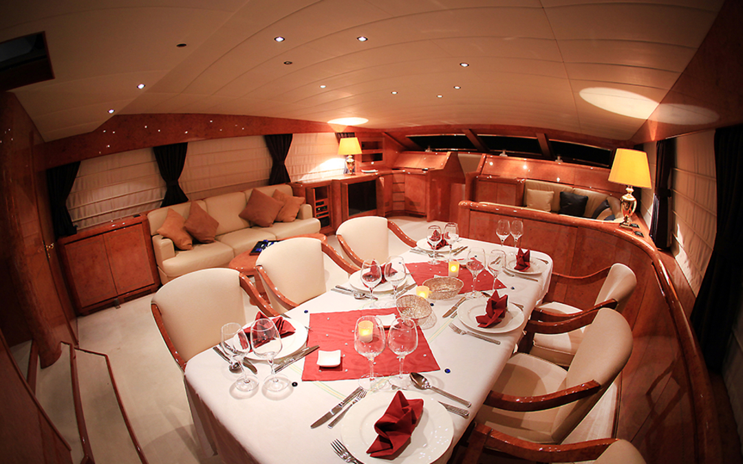 106' Mangusta