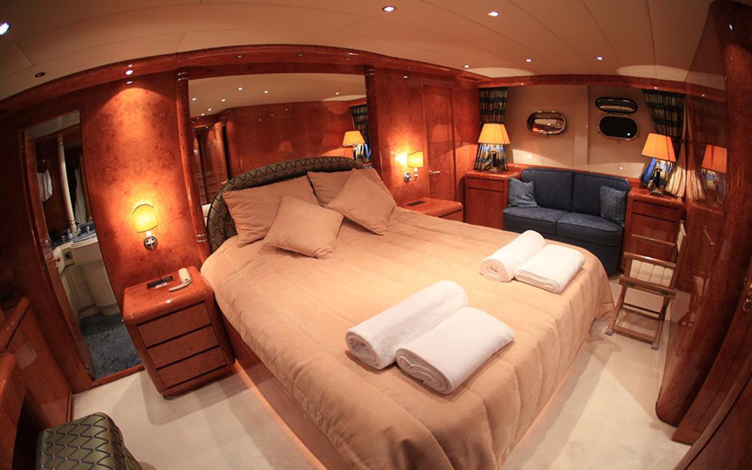 106' Mangusta