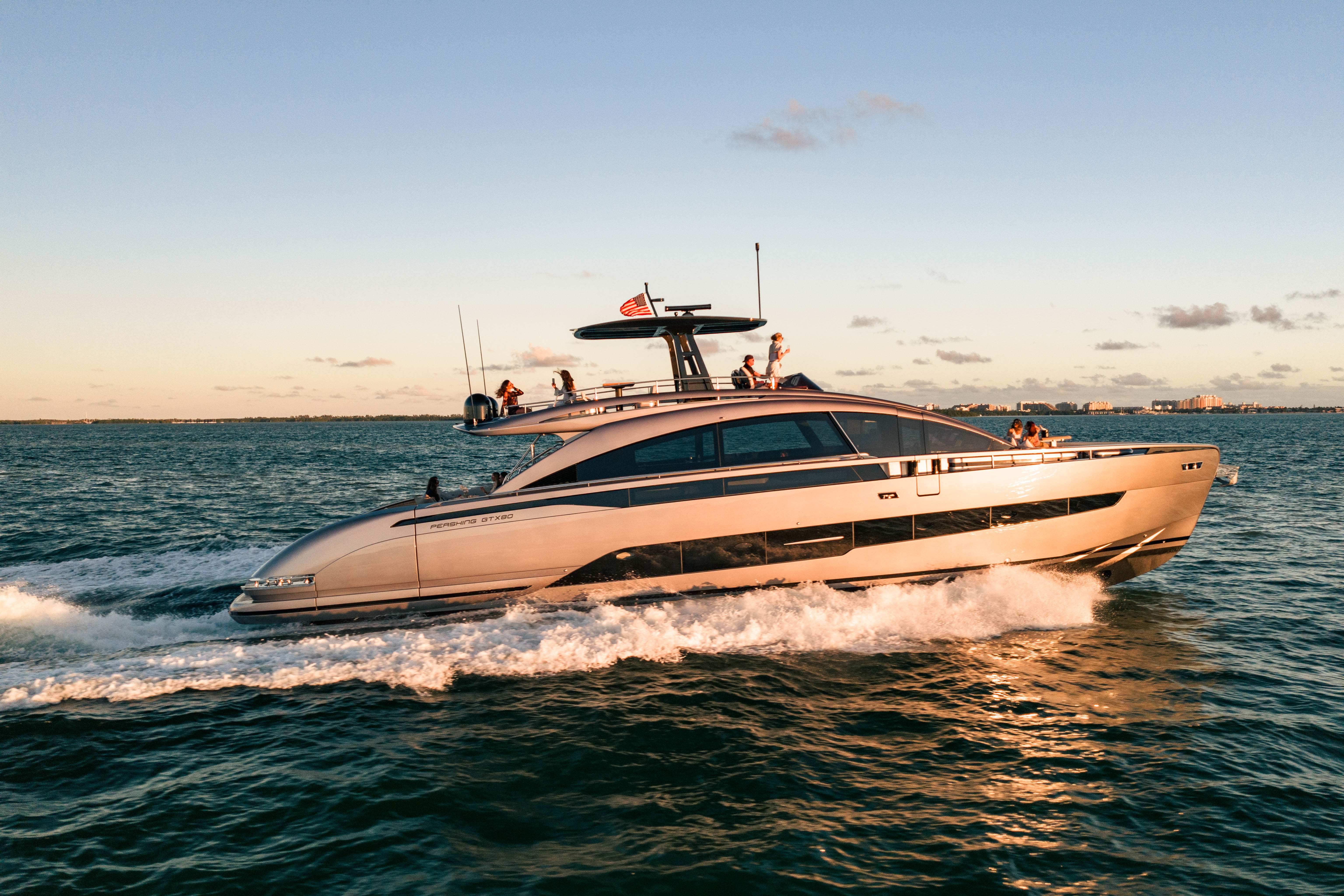 80' Pershing
