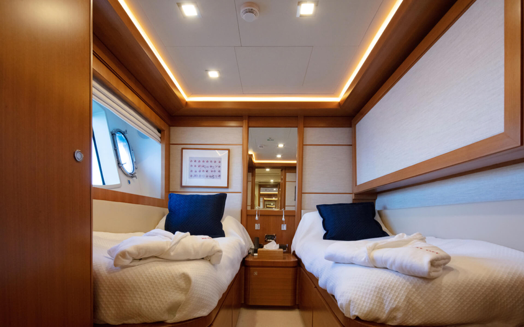 108' Ferretti
