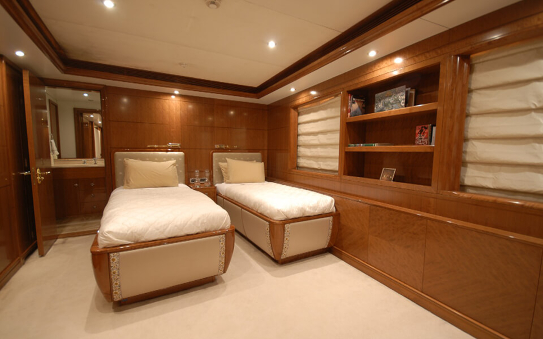 152' Custom
