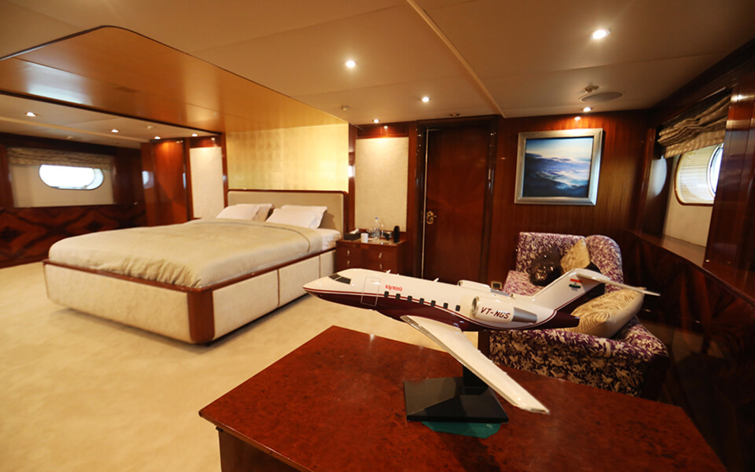 152' Custom