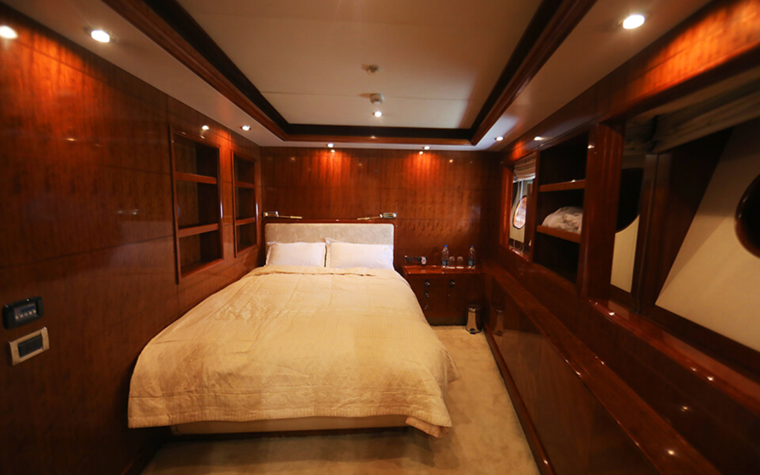 152' Custom