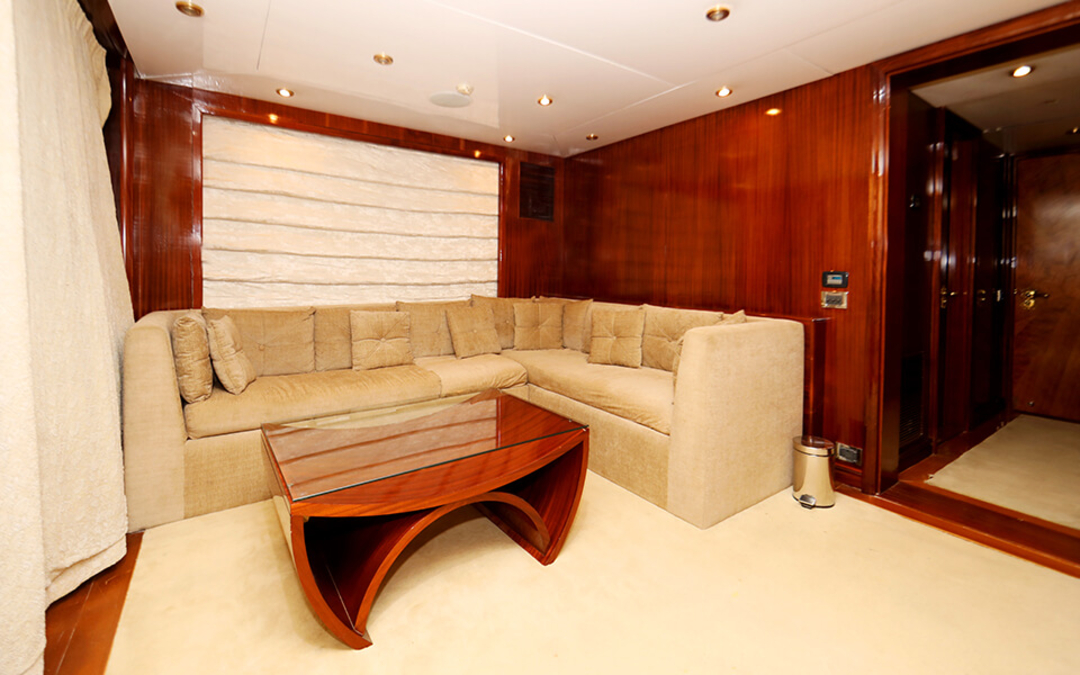 152' Custom