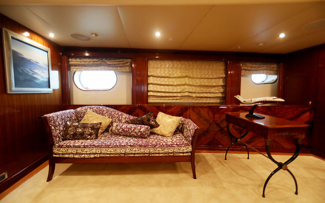 152' Custom