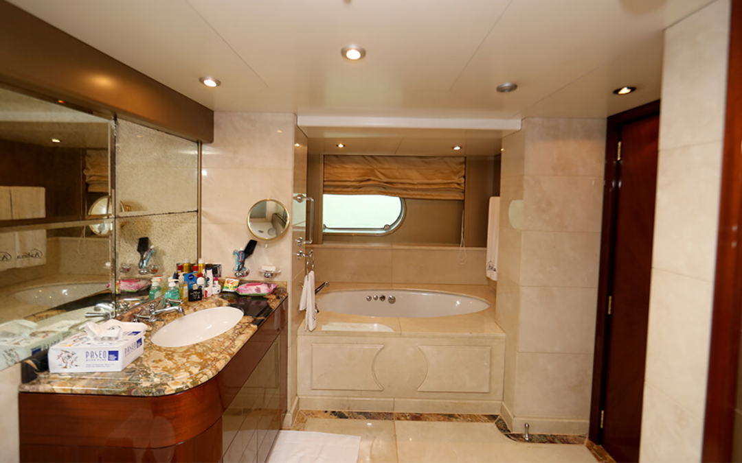 152' Custom
