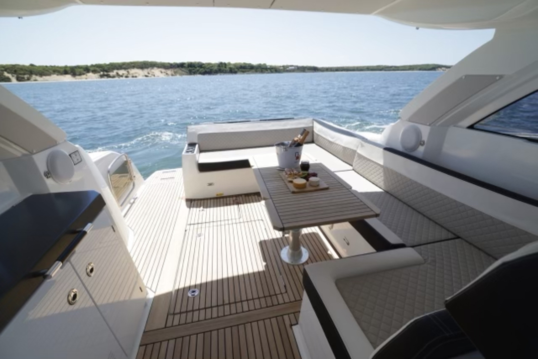 40' Jeanneau