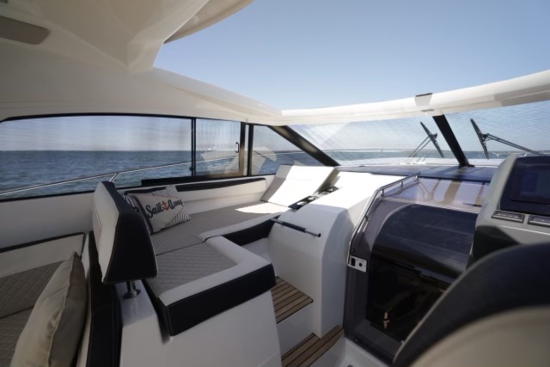 40' Jeanneau