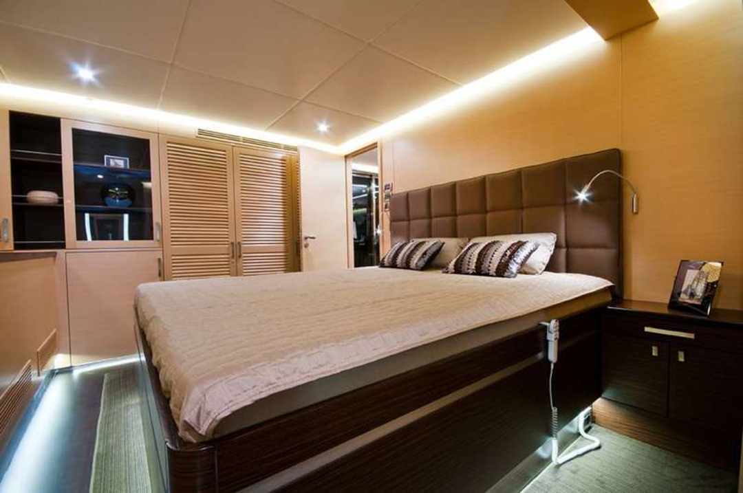 102' Sunreef