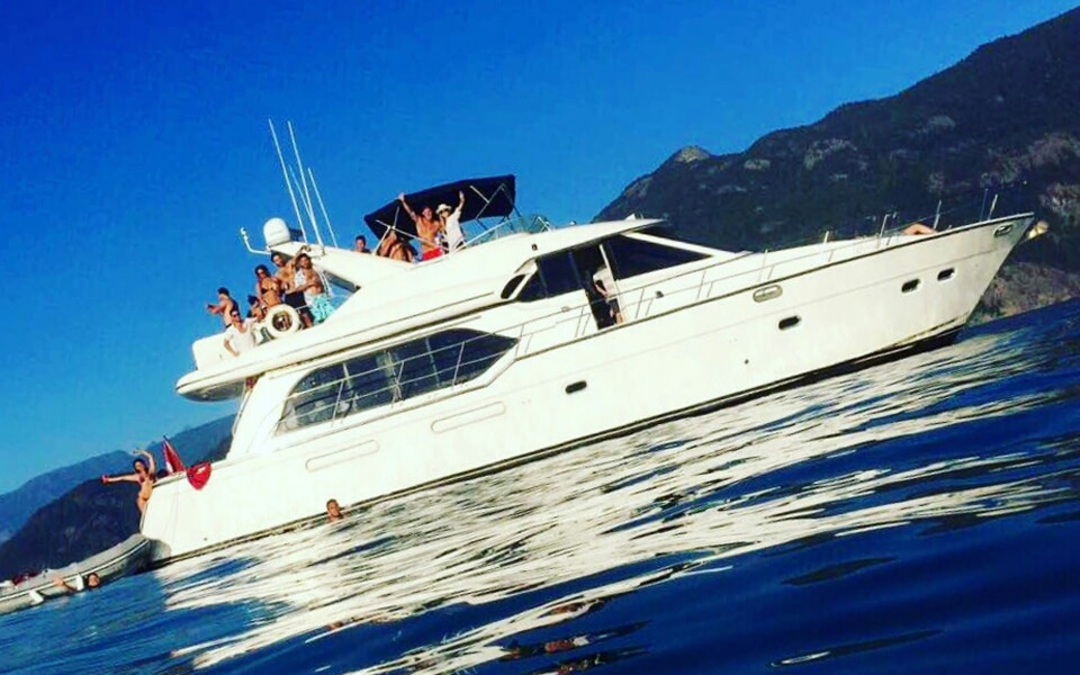 57' Bayliner