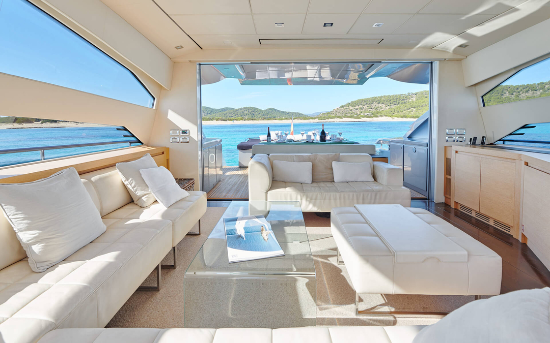 80' Pershing