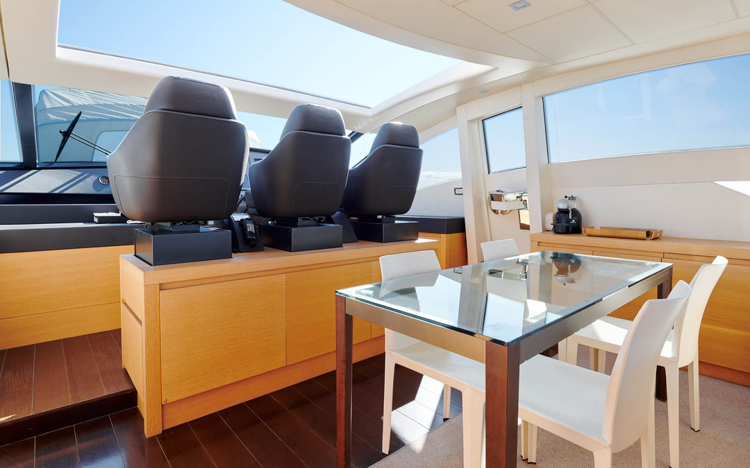 80' Pershing