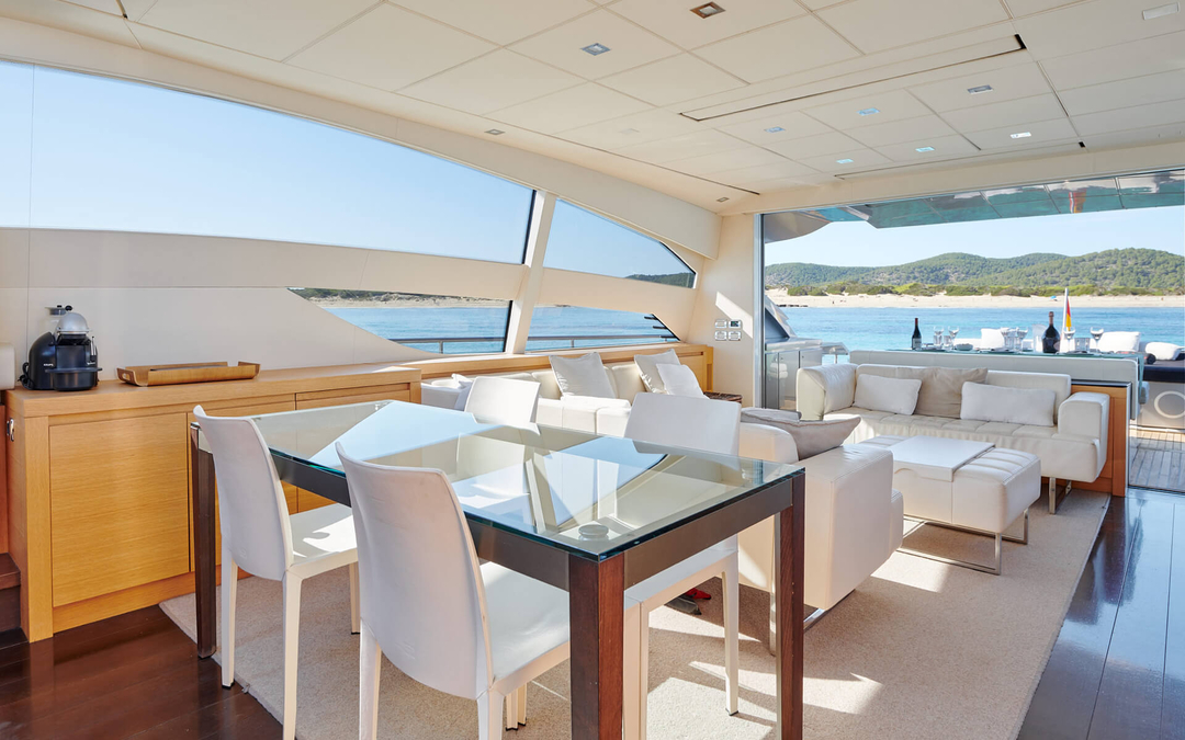 80' Pershing