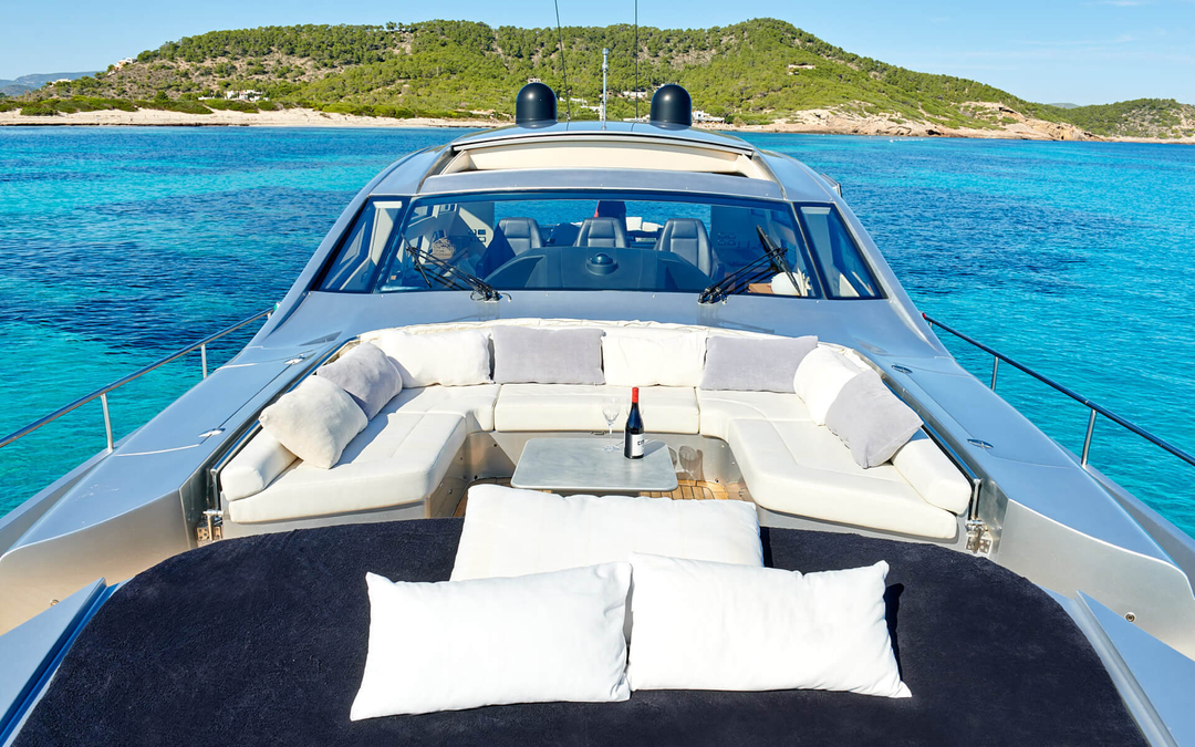 80' Pershing