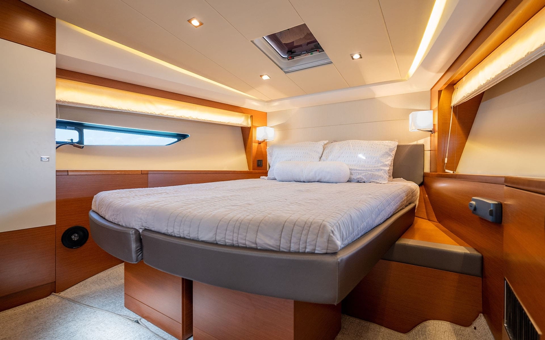 52' Prestige