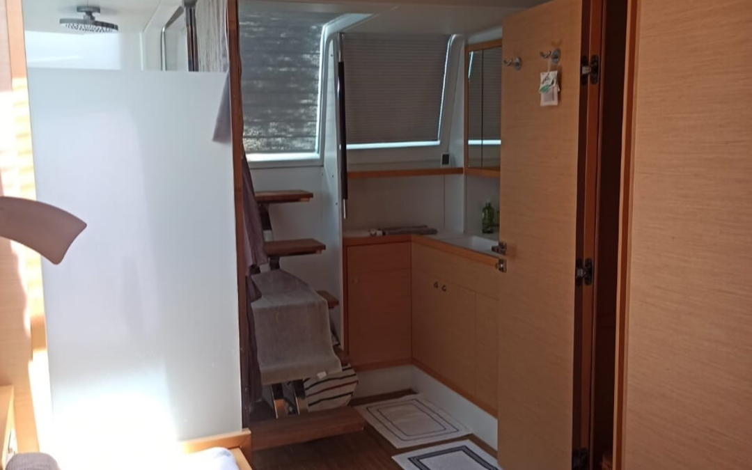 65' Lagoon