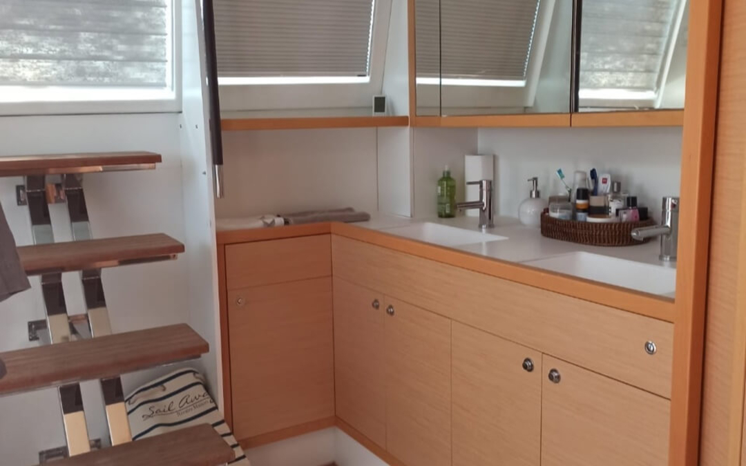 65' Lagoon