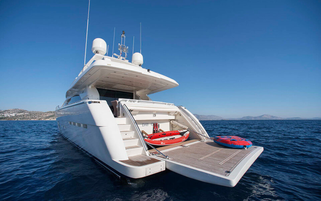 90' Ferretti