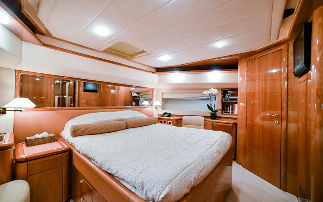 90' Ferretti