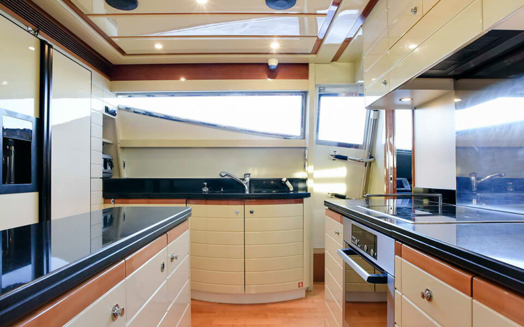 90' Ferretti