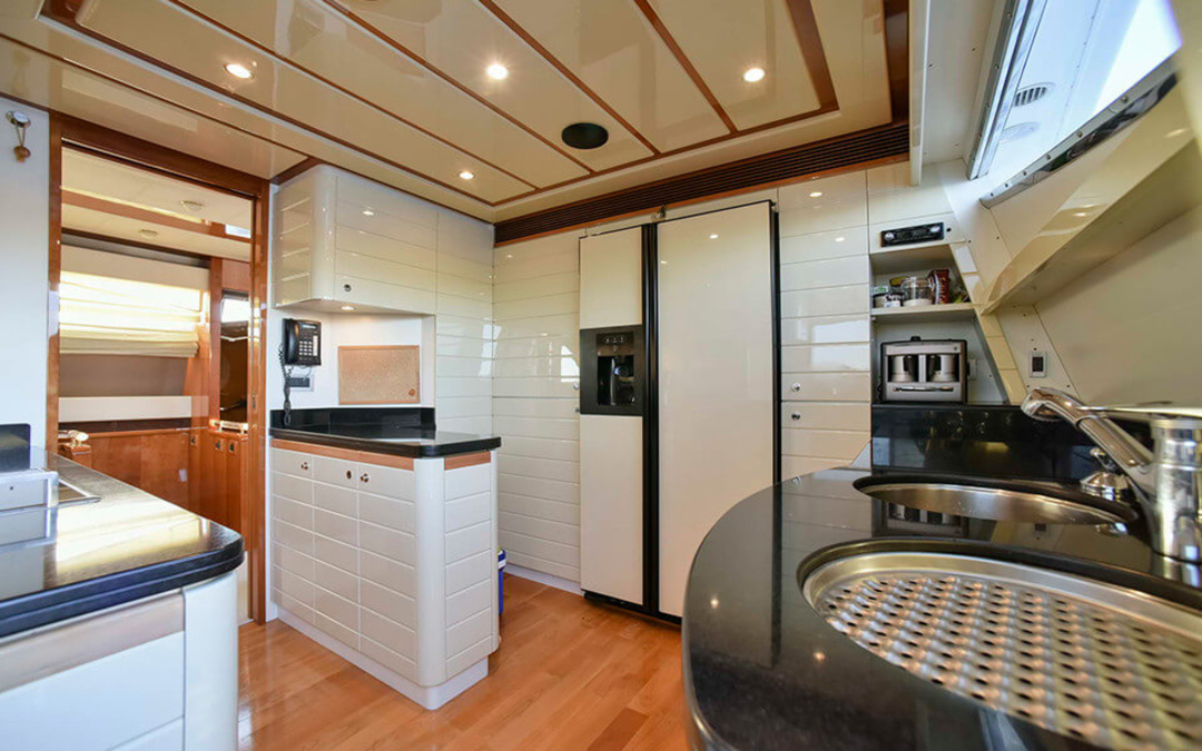 90' Ferretti
