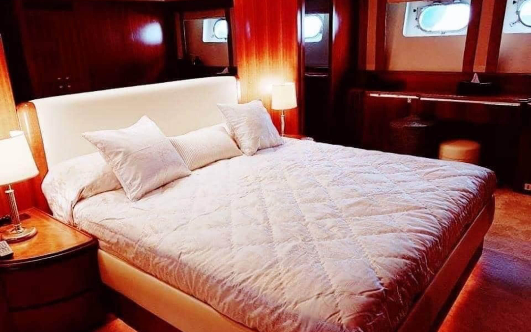100' Falcon