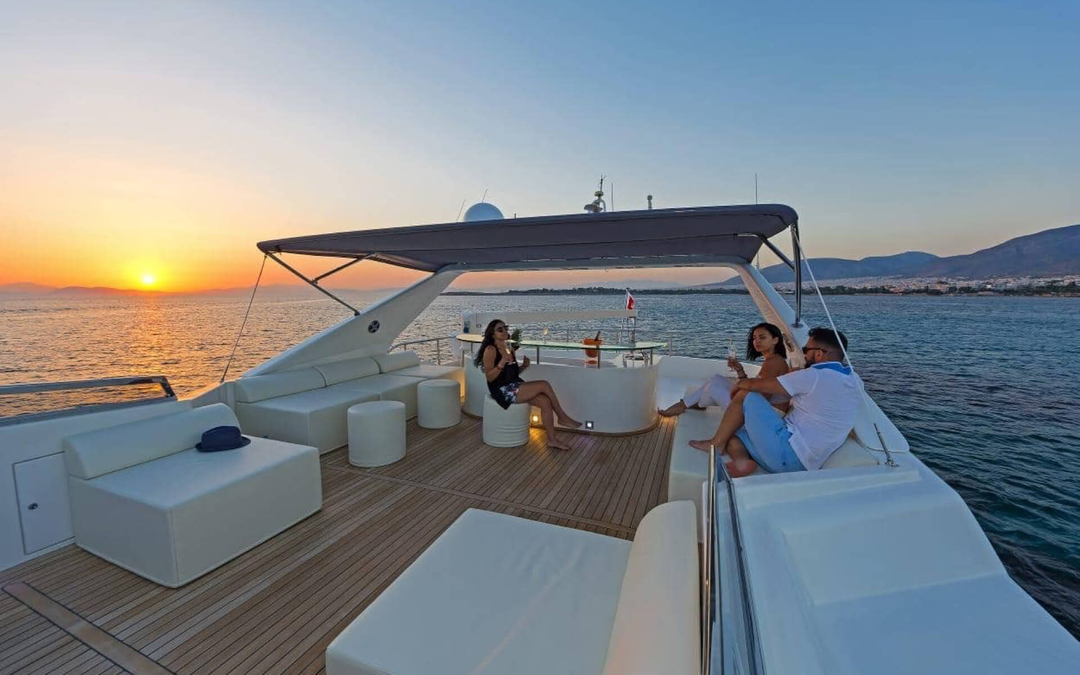 100' Falcon